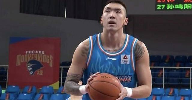 星空体育app下载深圳男篮发布备战花絮，今晨刷新队史纪录，葡超任务艰巨，训练强度明显提升的简单介绍